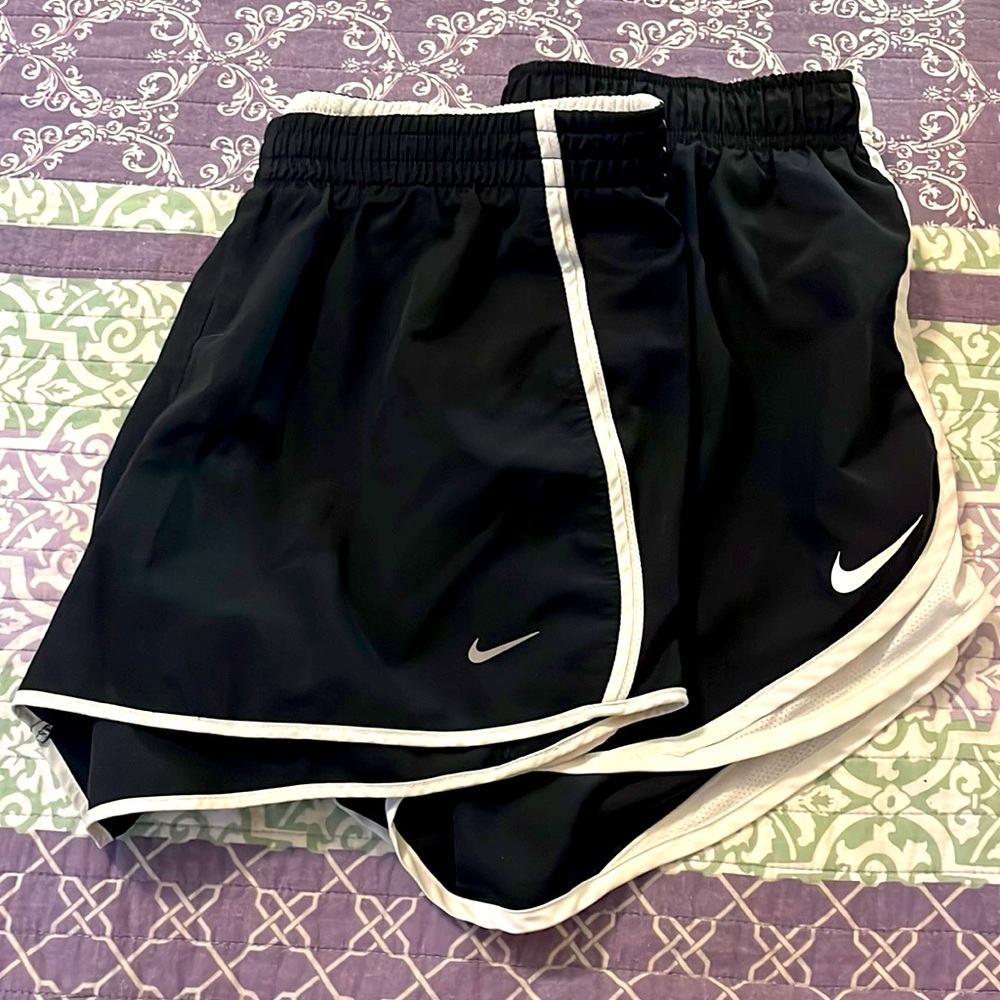 Nike Dri fit 2 pairs of shorts - black